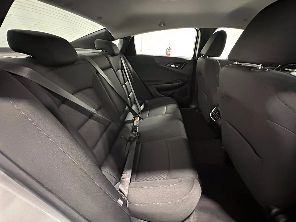 Used 2020 SILVER ICE METALLIC Chevrolet LT image 22