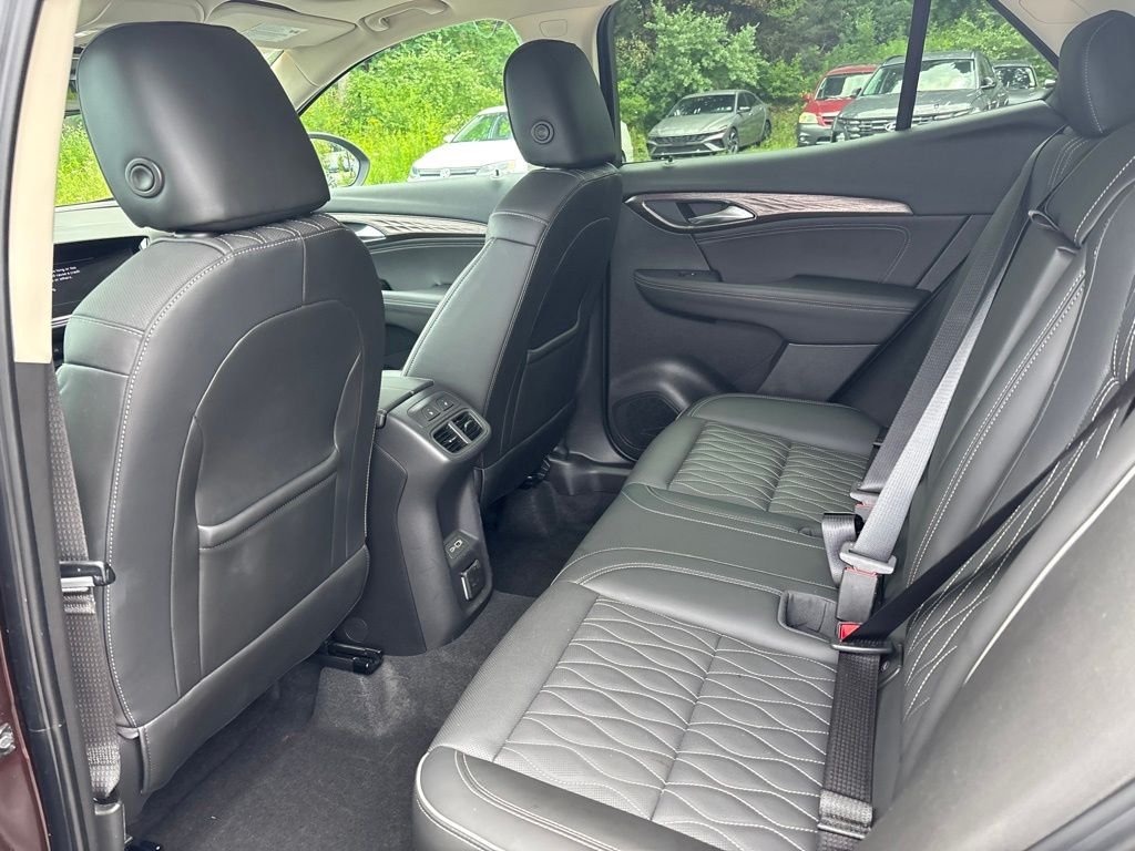 Used 2022 Red Buick Avenir image 16