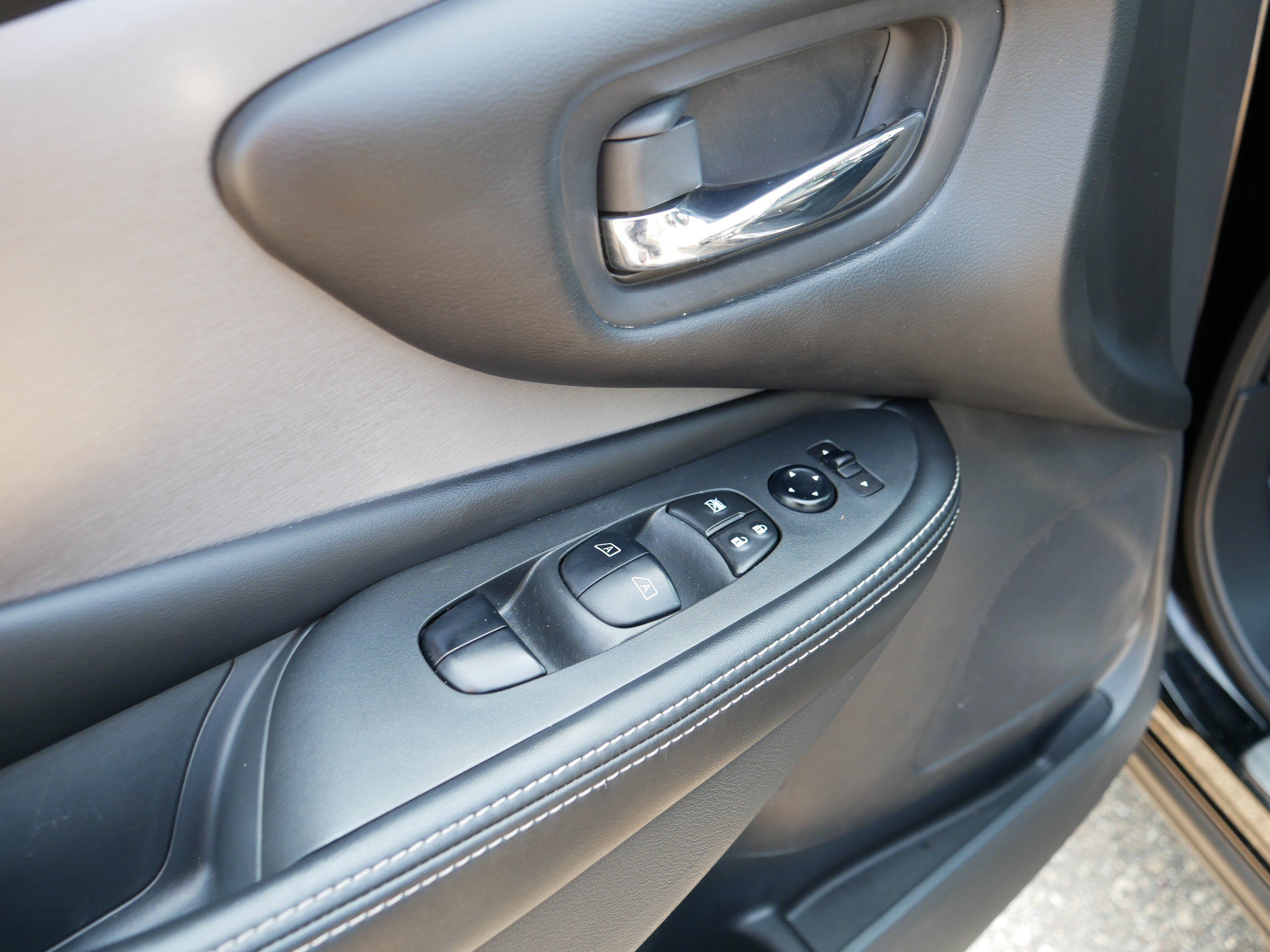 Used 2024 Super Black Nissan SV image 19
