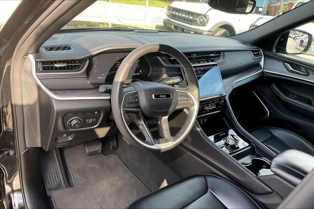 Used 2024 Diamond Black Jeep 4xe image 13