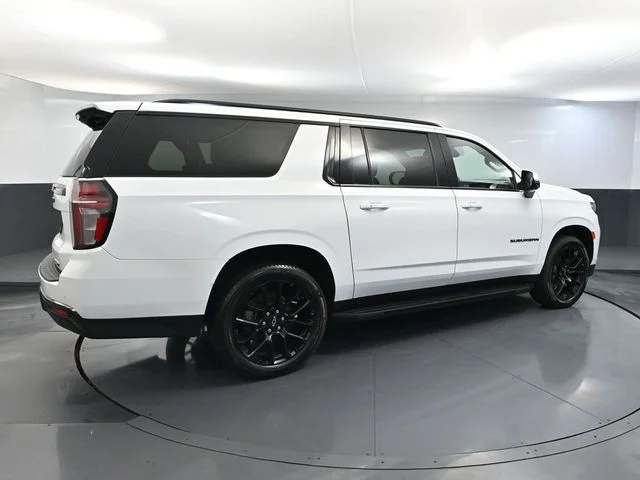 Used 2022 White Chevrolet RST image 6
