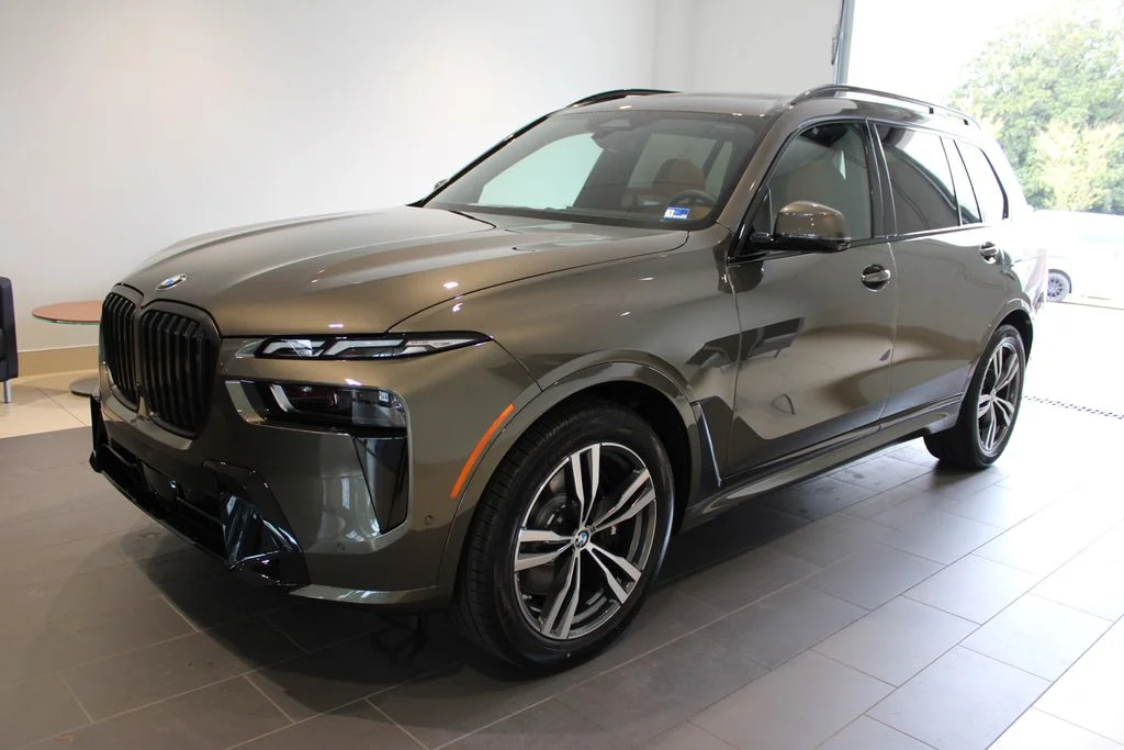New 2026 Manhattan Green Metallic BMW xDrive40i image 11