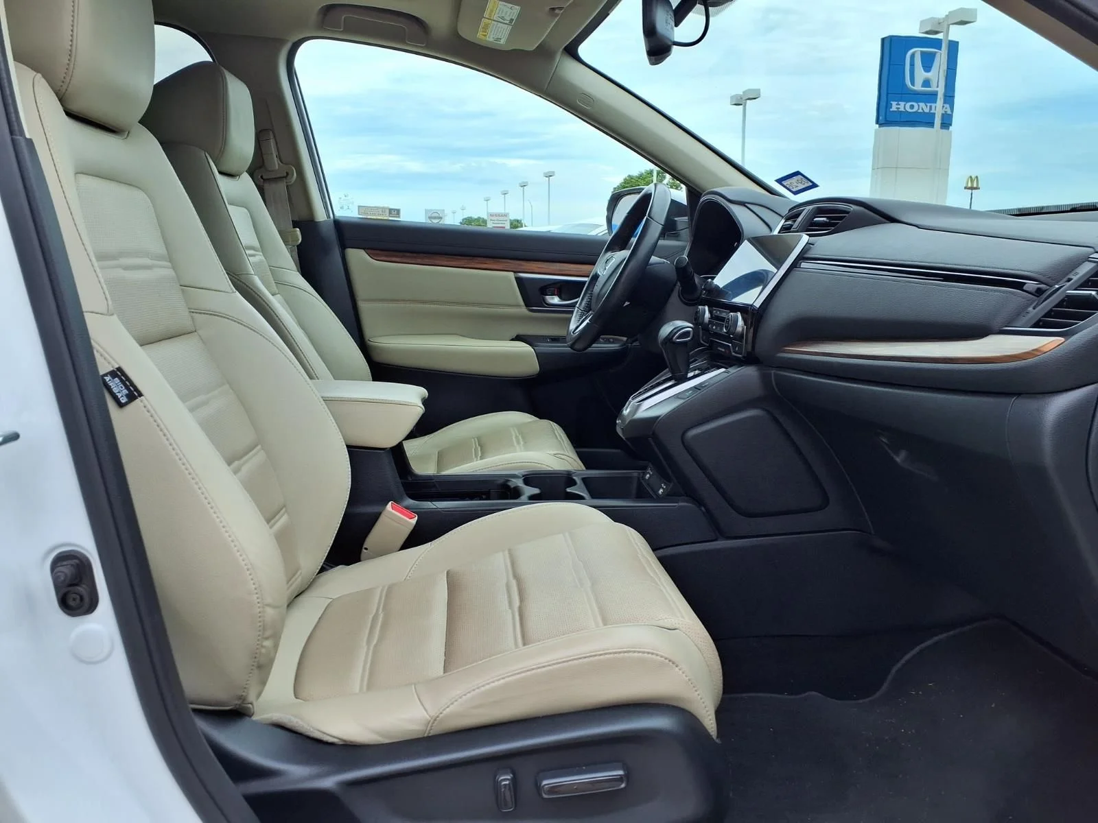 Certified Used 2022 White Honda EX-L image 14