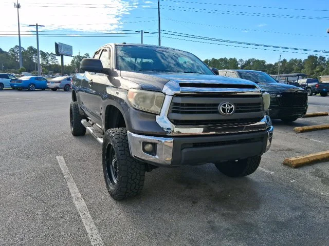 Used 2014 Gray Toyota SR5 image 3