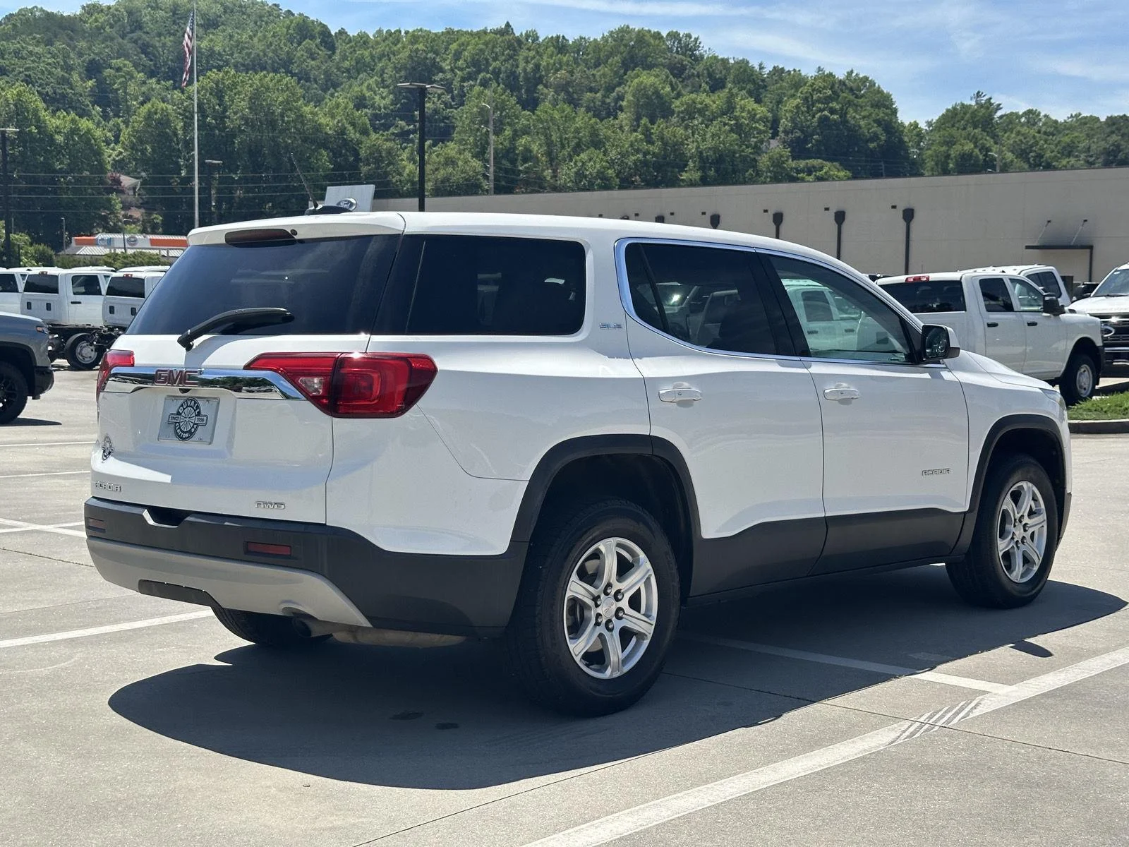 Used 2019 Summit White GMC SLE image 7