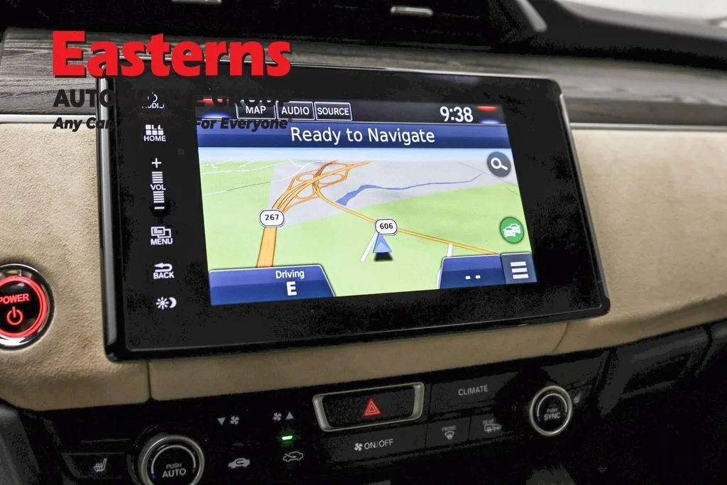 Used 2018 White Honda Touring image 18