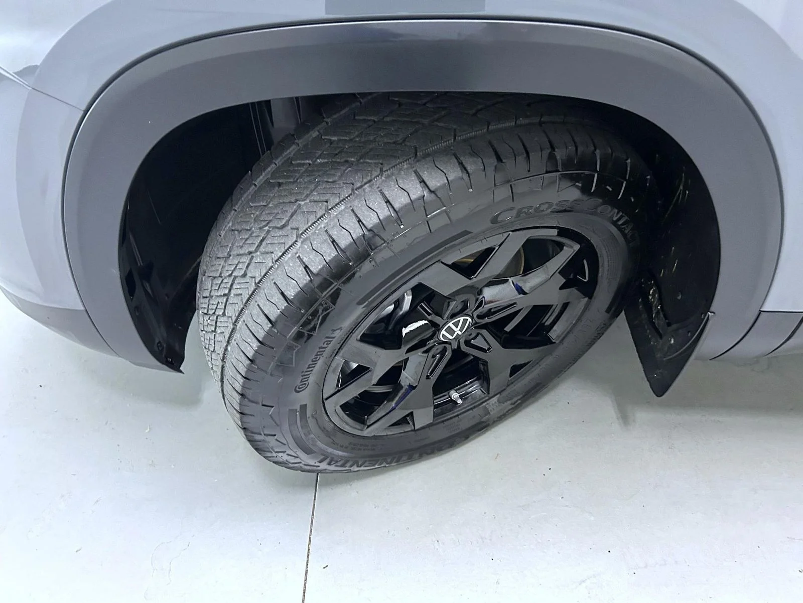 Used 2025 Gray Volkswagen 2.0T Peak Edition image 23