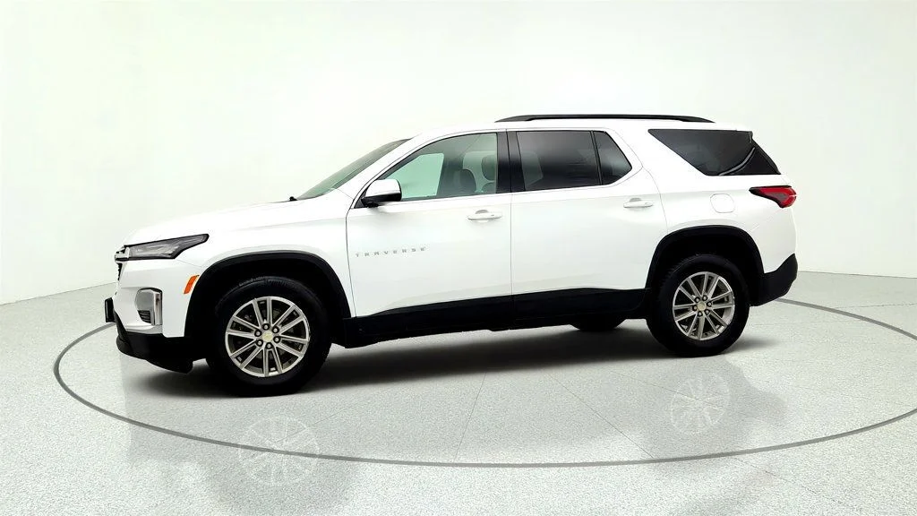 Used 2023 Summit White Chevrolet AWD 4dr LT Leather image 8