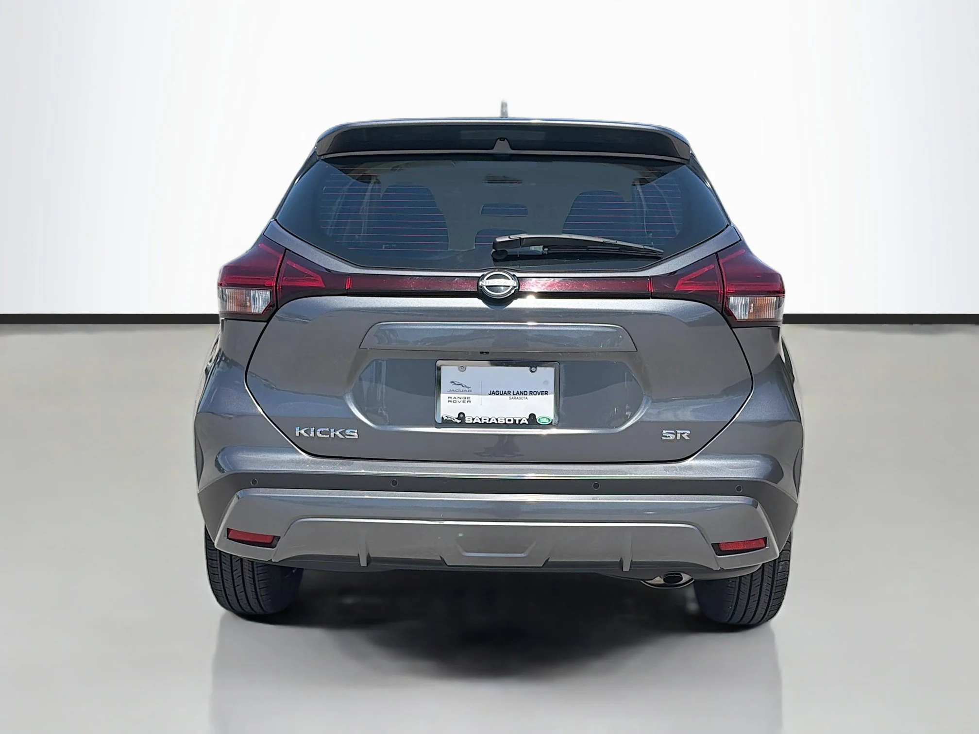 Used 2024 Gun Metallic Nissan SR image 4