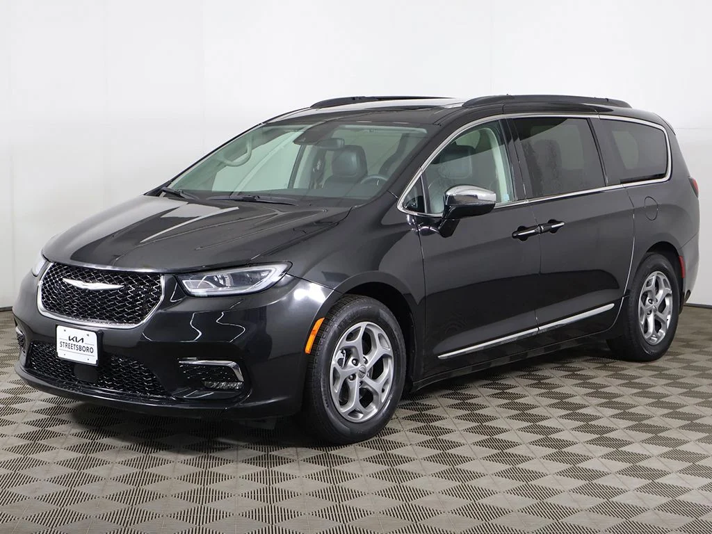 Used 2023 Black Chrysler Limited image 13