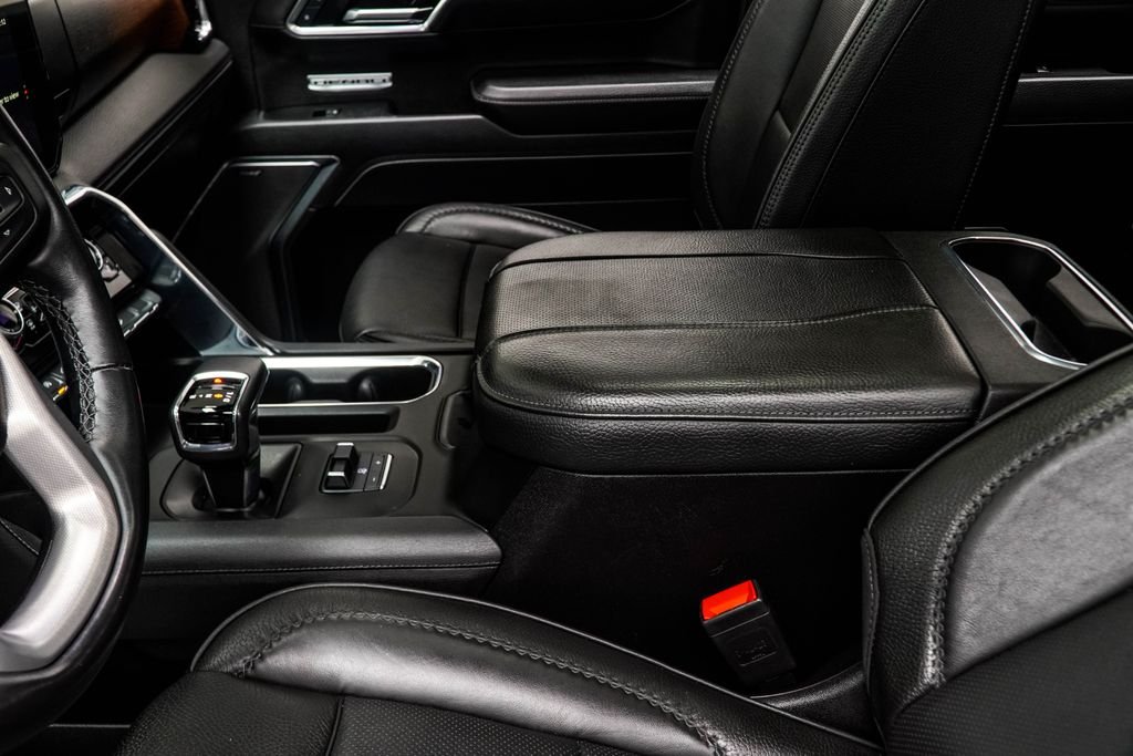 Used 2025 White GMC Denali image 19