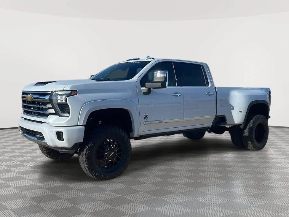 New 2026 Polar White Tricoat Chevrolet High Country DRW image 3