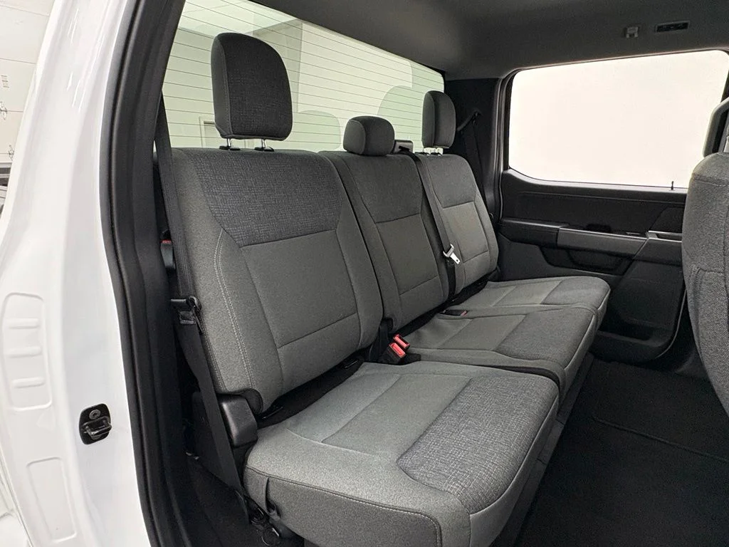 Used 2024 Oxford White Ford XLT image 32