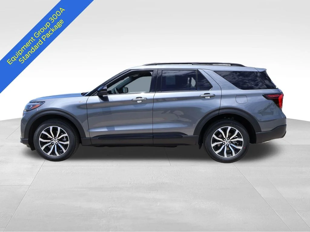 New 2026 Carbonized Gray Metallic Ford ST-Line image 2