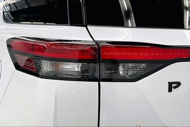 New 2025 Everest White Pearl Tricoat Nissan Platinum image 17