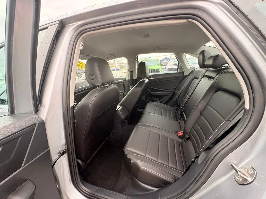2024 Volkswagen Jetta SE - Photo 32