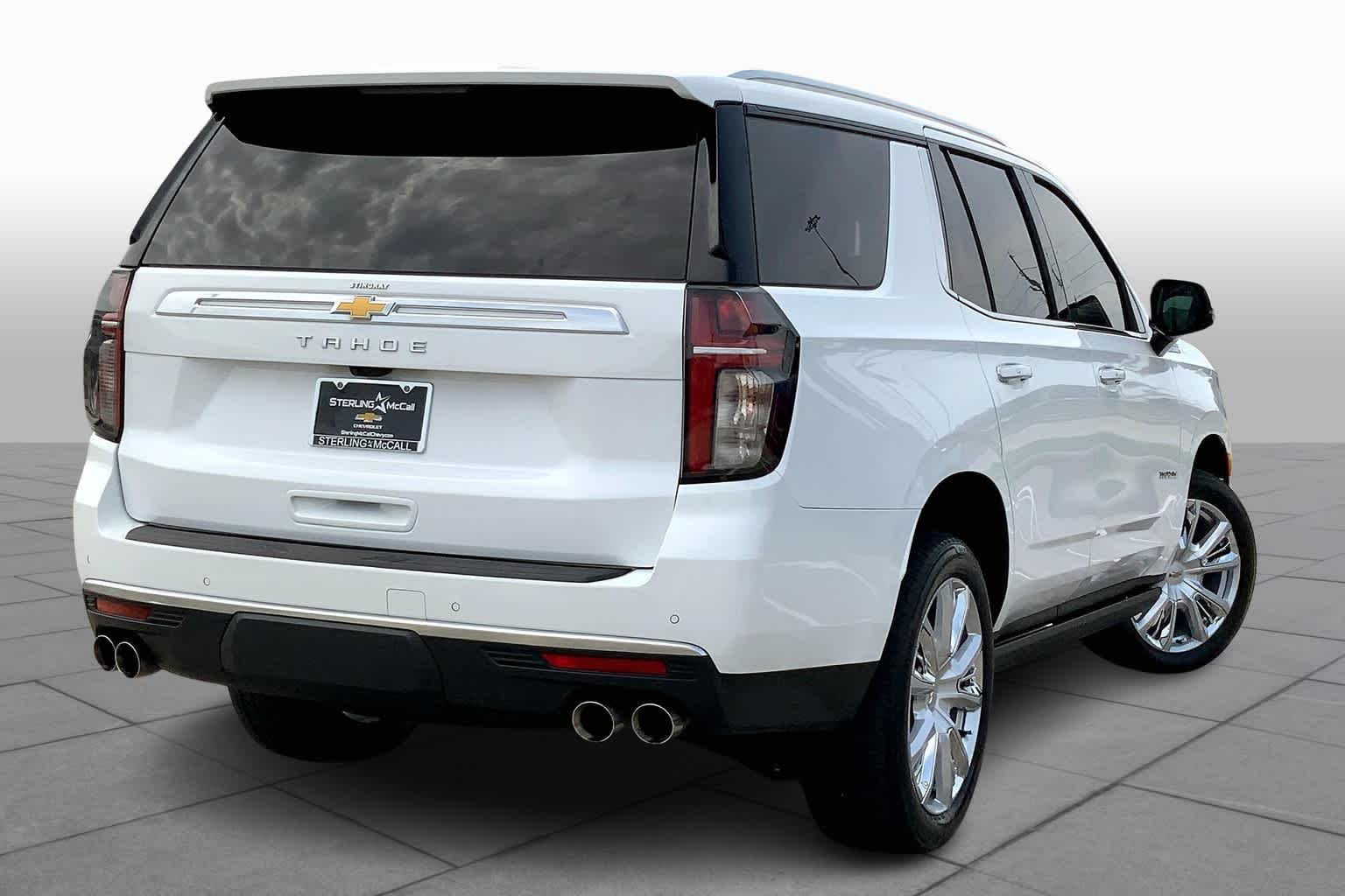 Used 2022 Summit White Chevrolet High Country image 12