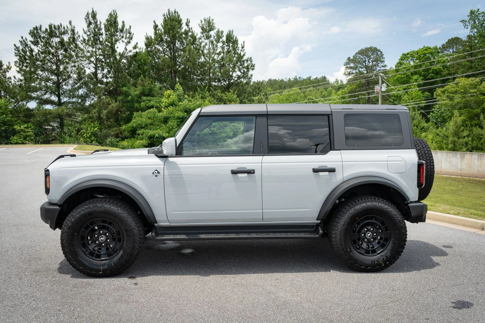 New 2026 Avalanche Gray Ford Outer Banks® image 5