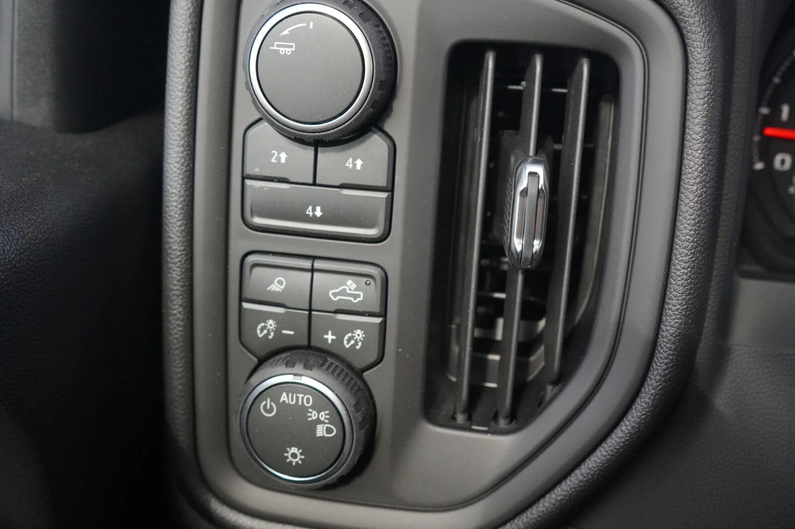2026 Chevrolet Silverado 2500 HD Custom - Photo 19