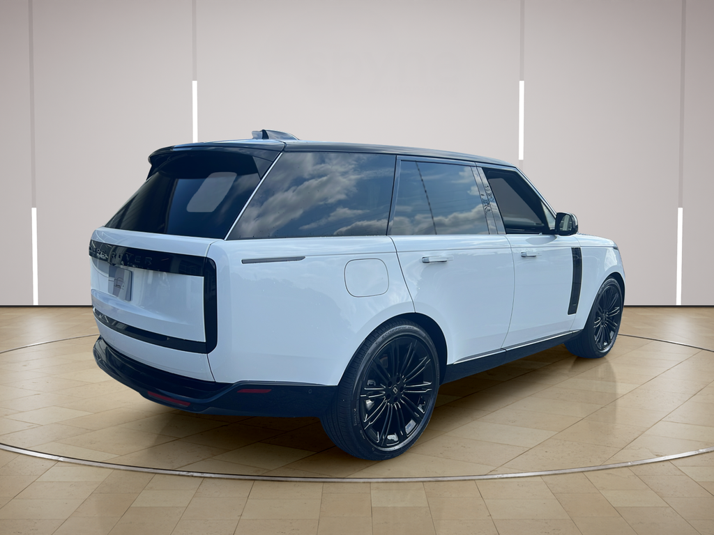 New 2027 White Land Rover SE image 7