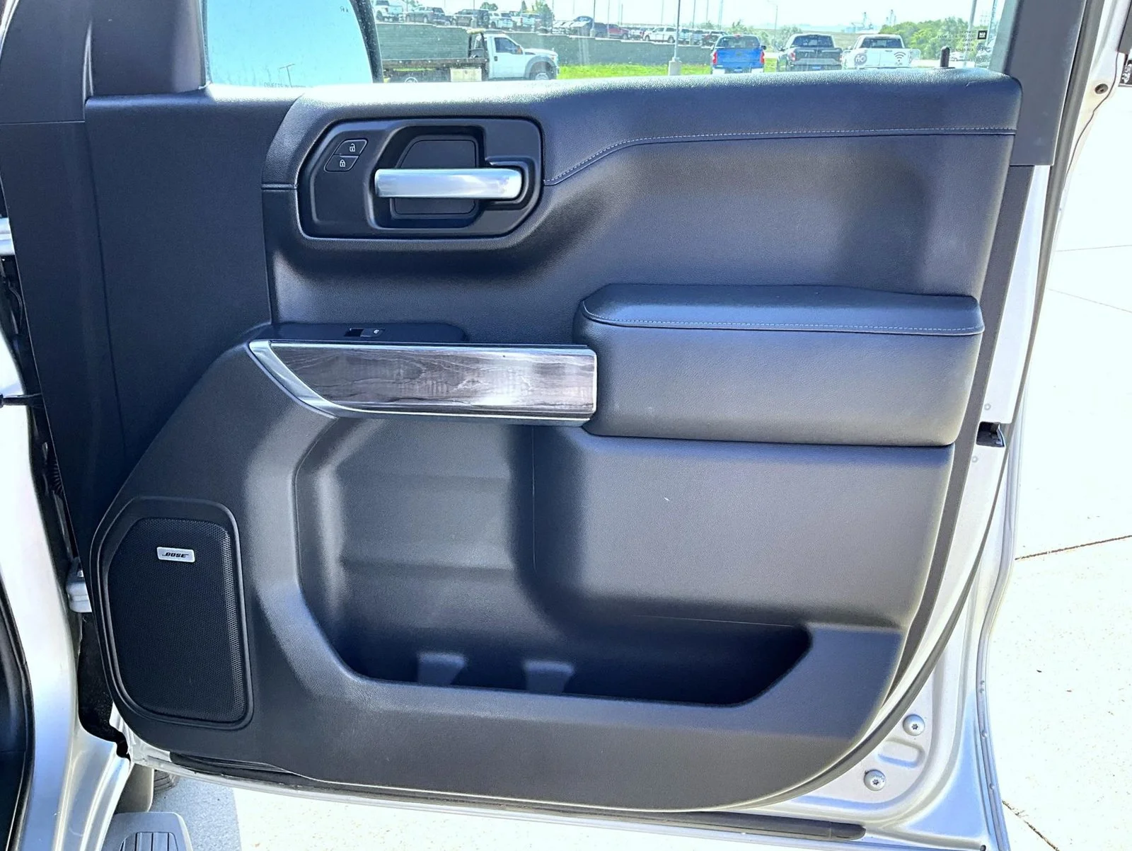 Used 2019 Silver Chevrolet LTZ image 18
