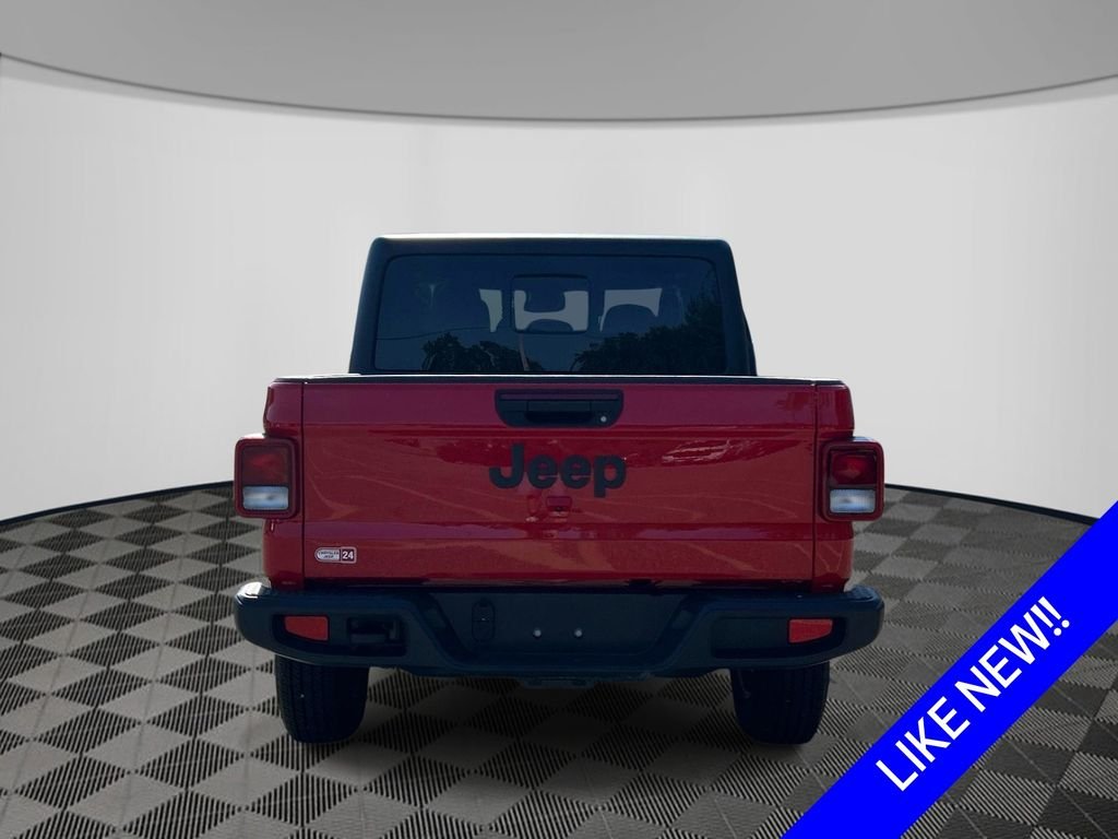 Used 2025 Red Jeep Sport S image 4
