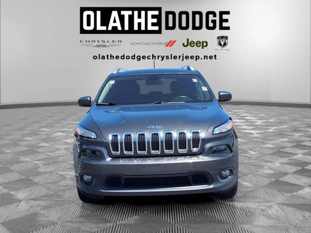 Used 2016 Gray Jeep Latitude image 29