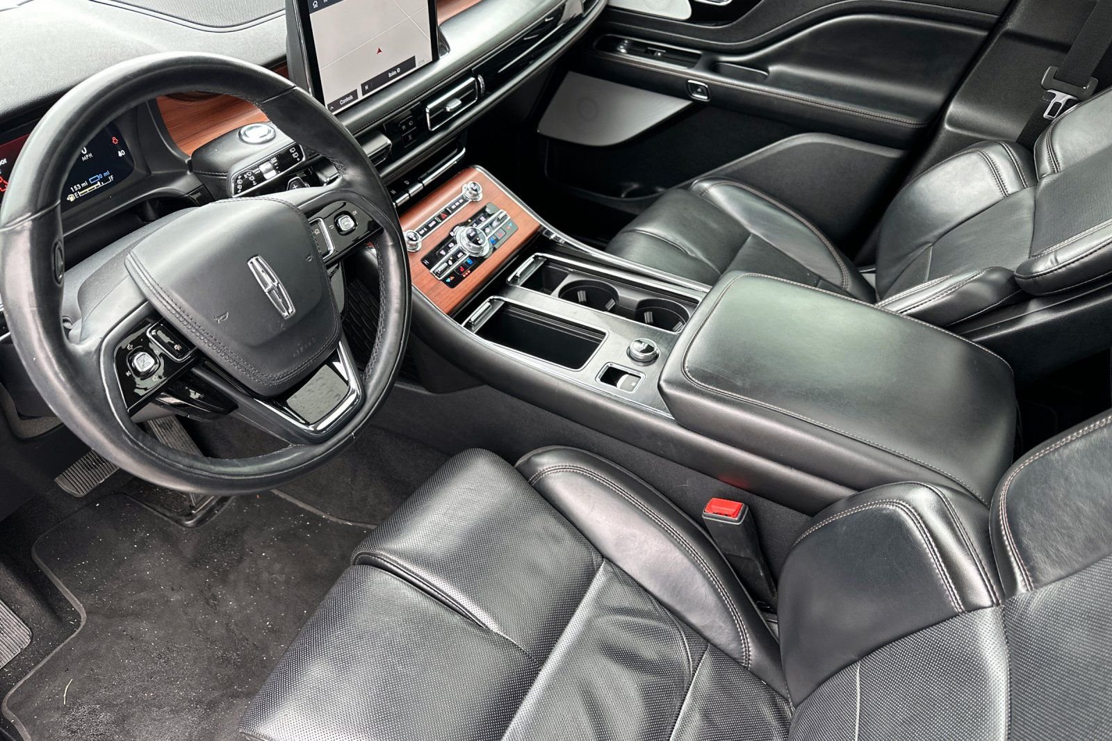 Used 2020 White Lincoln Grand Touring image 10