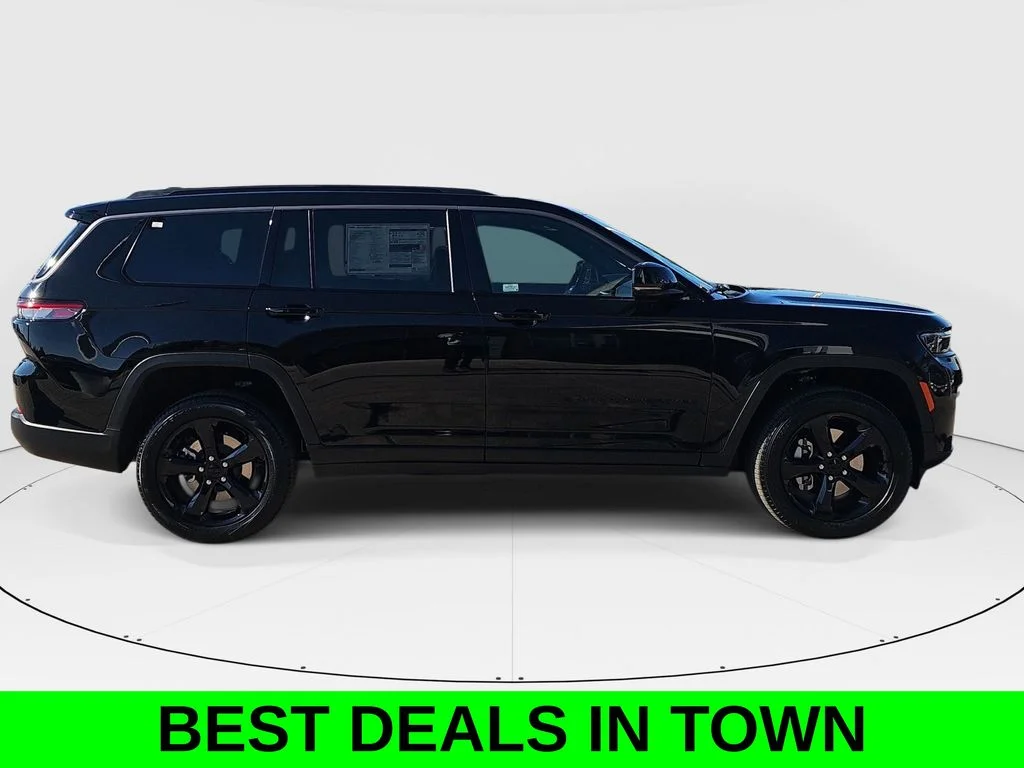 New 2026 Diamond Black Crystal Pearlcoat Jeep Limited image 2