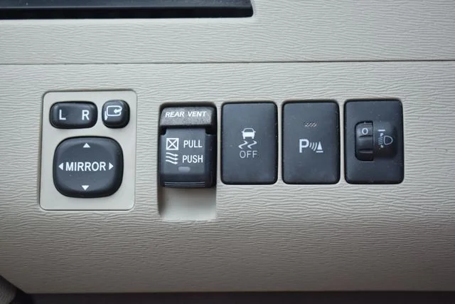 Used 2012 White Toyota Limited image 31