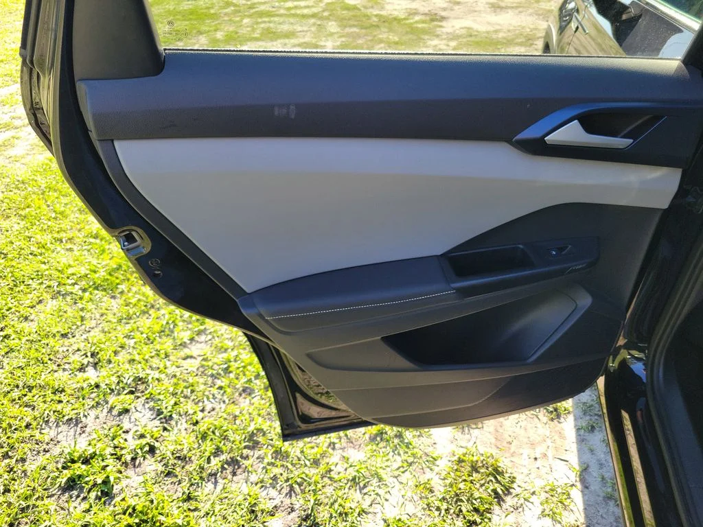 Used 2024 Deep Black Pearl Effect Volkswagen 1.5T SE image 30