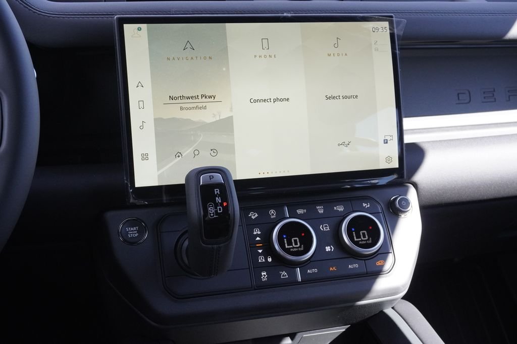 New 2026 Santorini Black Land Rover S image 15