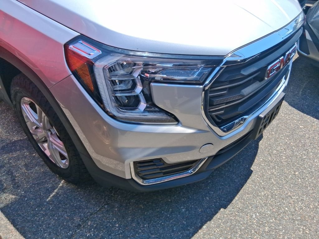 Used 2022 Silver GMC SLE image 3