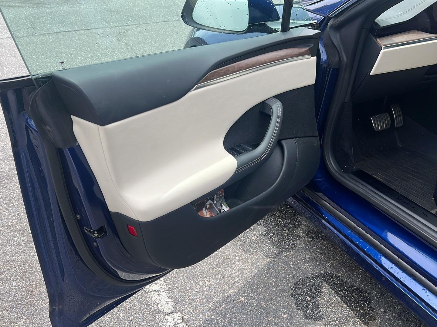 Used 2022 Deep Blue Metallic Tesla Base image 10