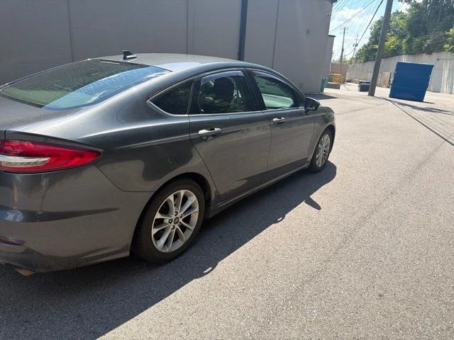 Used 2019 Gray Ford SE image 6