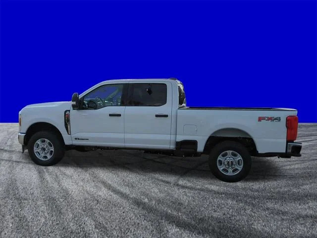 New 2026 Oxford White Ford F-350® XLT image 7