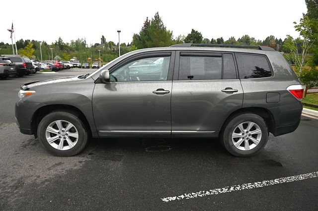 Used 2012 Green Toyota SE image 2