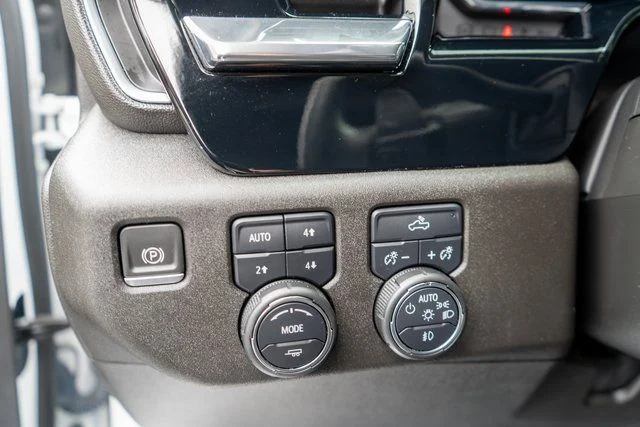 Used 2023 White Chevrolet RST image 17