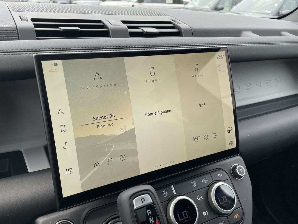 New 2026 Woolstone Green Land Rover X-Dynamic SE image 23