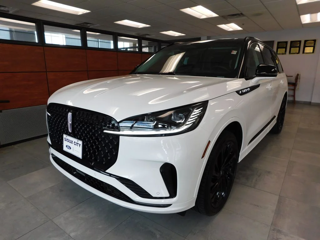 2025 Lincoln Aviator Reserve AWD's photo