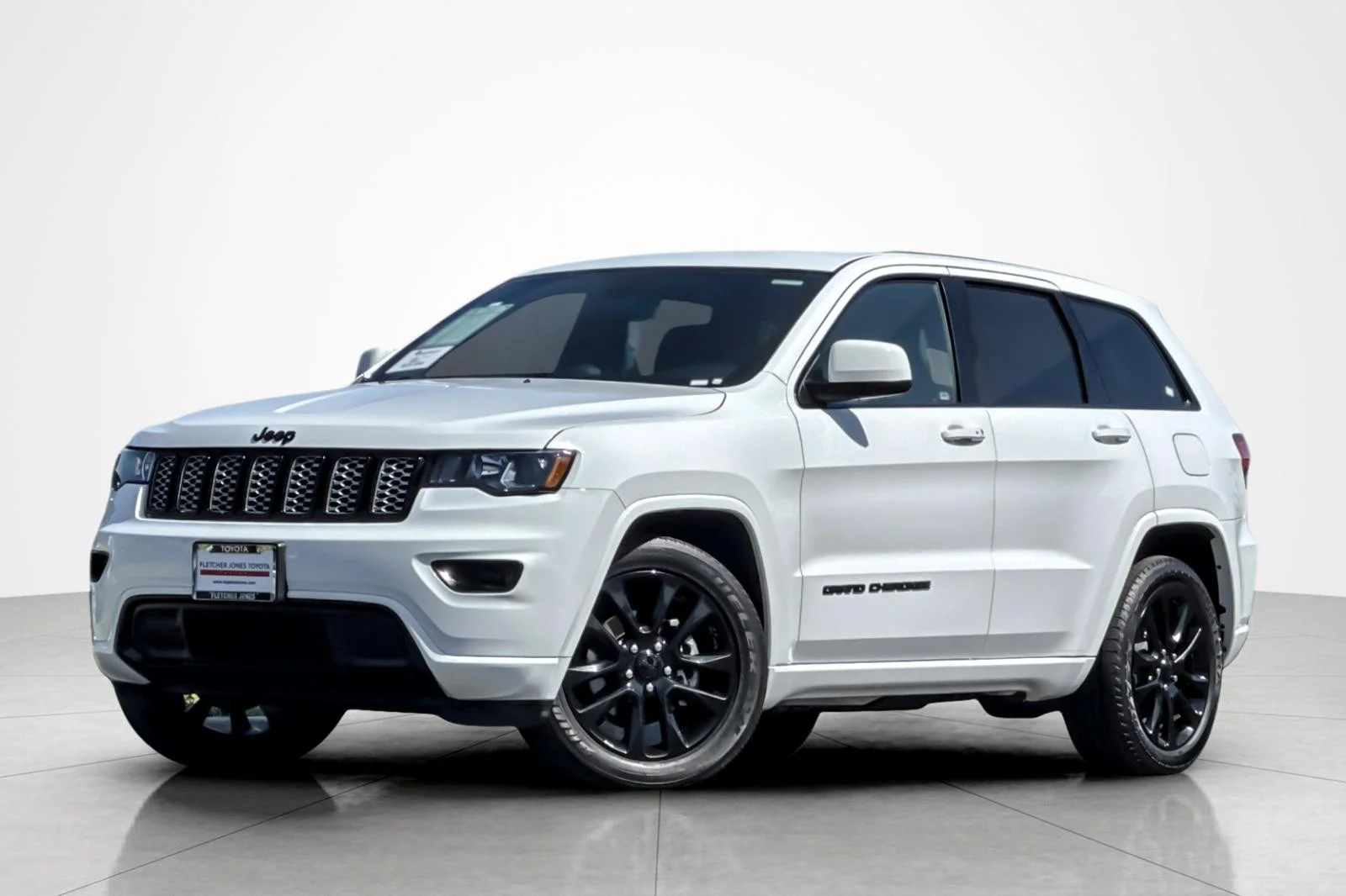 Used 2020 WHITE Jeep Altitude image 1