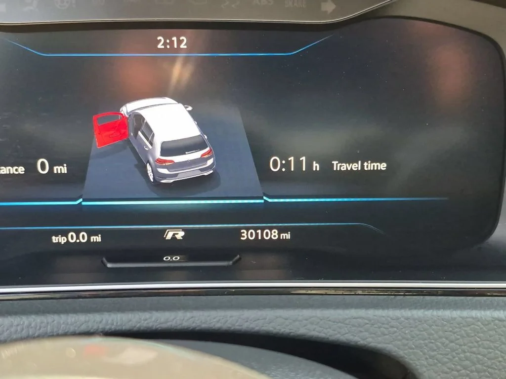 Used 2018  Volkswagen DCC & Navigation 4Motion image 19