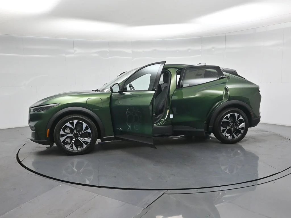 New 2026 Green Ford Select image 31