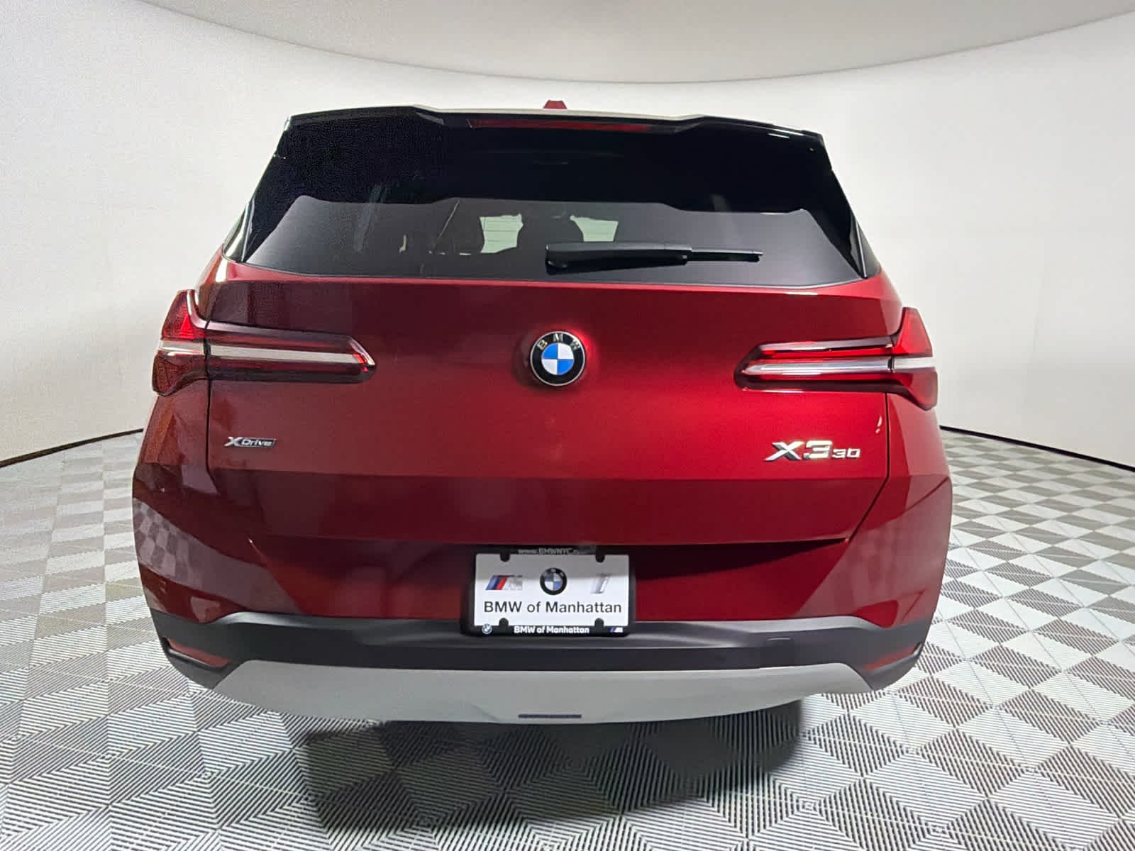 Used 2026 Vegas Red Metallic BMW 30 xDrive image 4