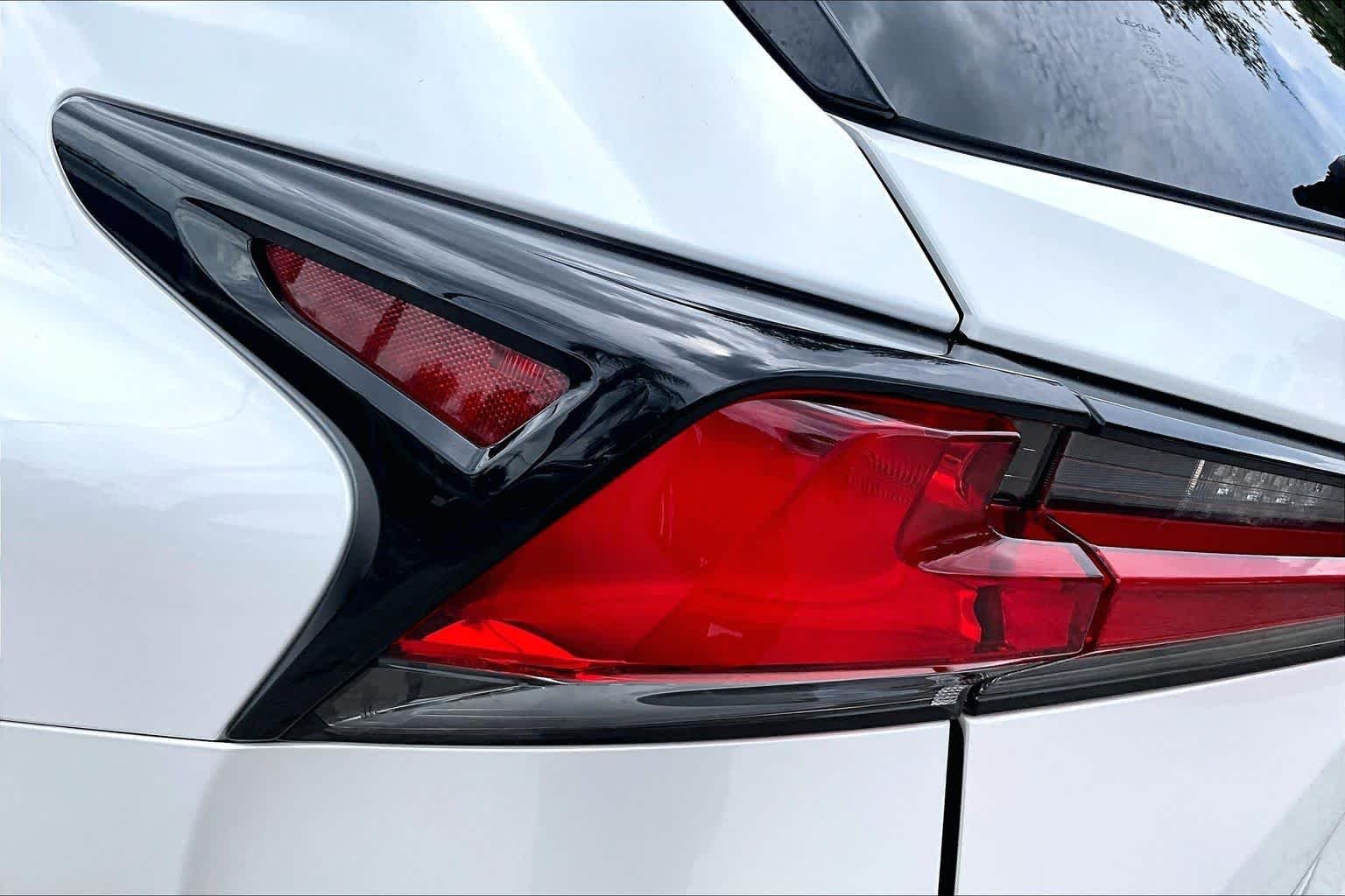 Used 2020 Eminent White Pearl Lexus  image 28