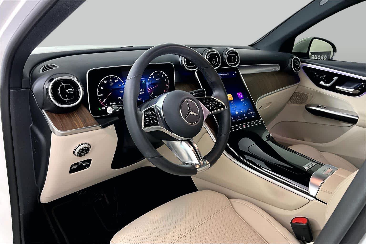 Used 2026 White Mercedes-Benz GLC 300 image 14