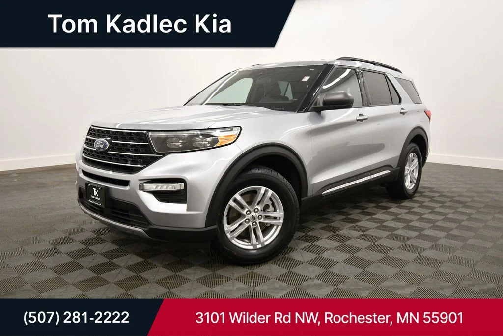 Used 2020 Silver Ford XLT image 1