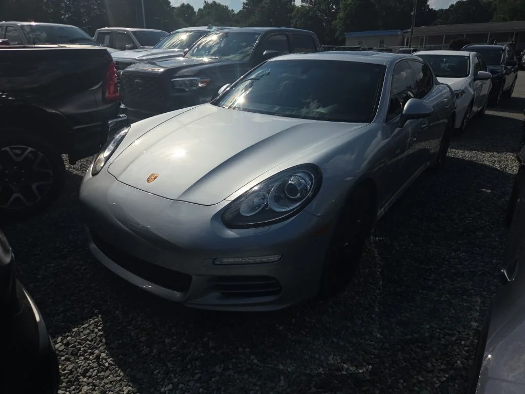 Used 2015  Porsche  image 1