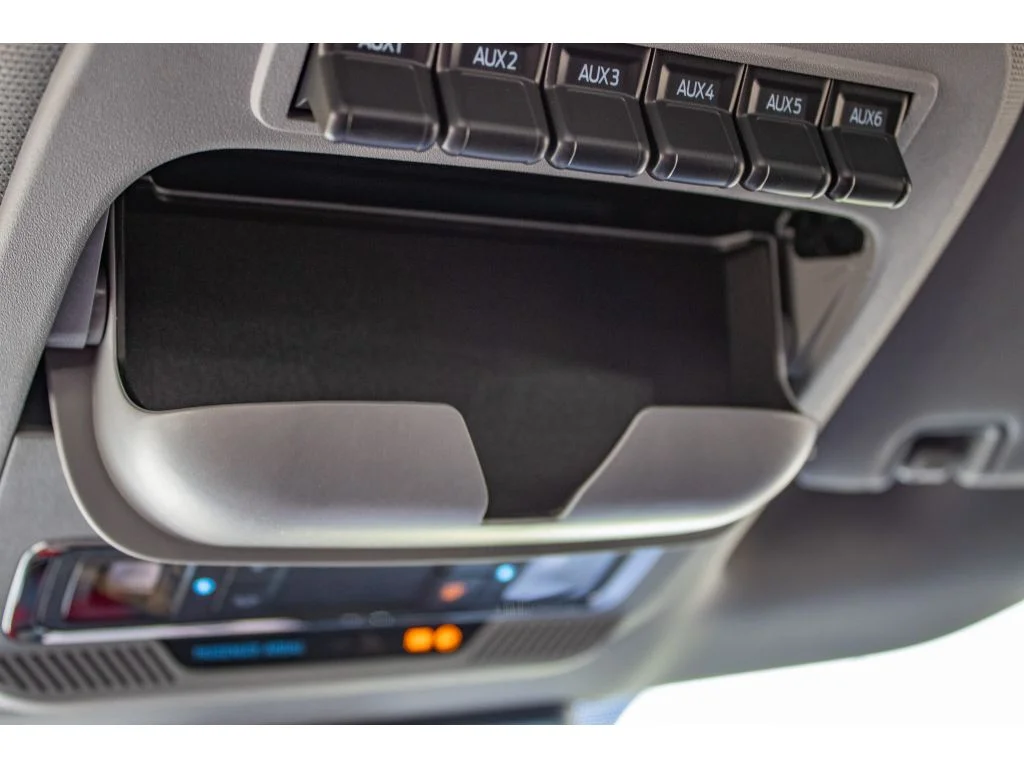 New 2026 OXFORD WHITE Ford LARIAT image 57