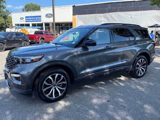 Used 2023 Gray Ford ST-Line image 4